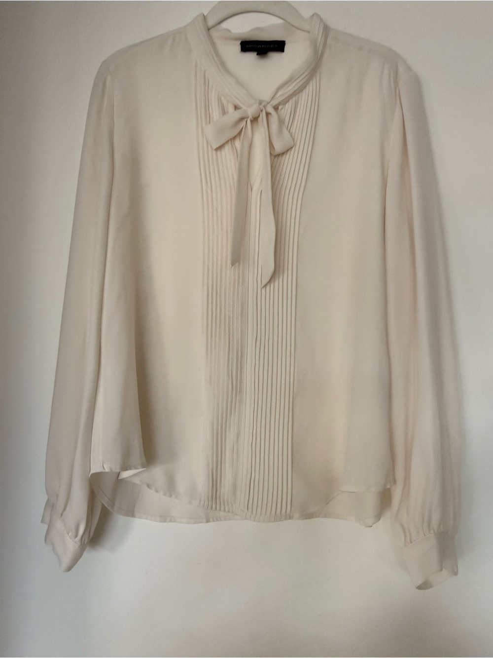Banana Republic Cream Tie-Neck Pleated Front Blouse